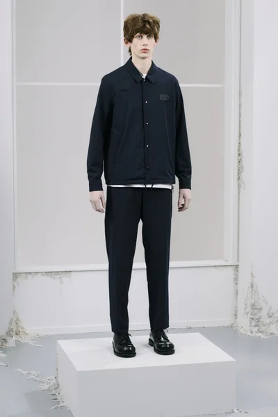 Look 18